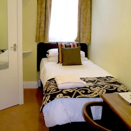 Pensión Park Inc Free Off-site Health Club 4*